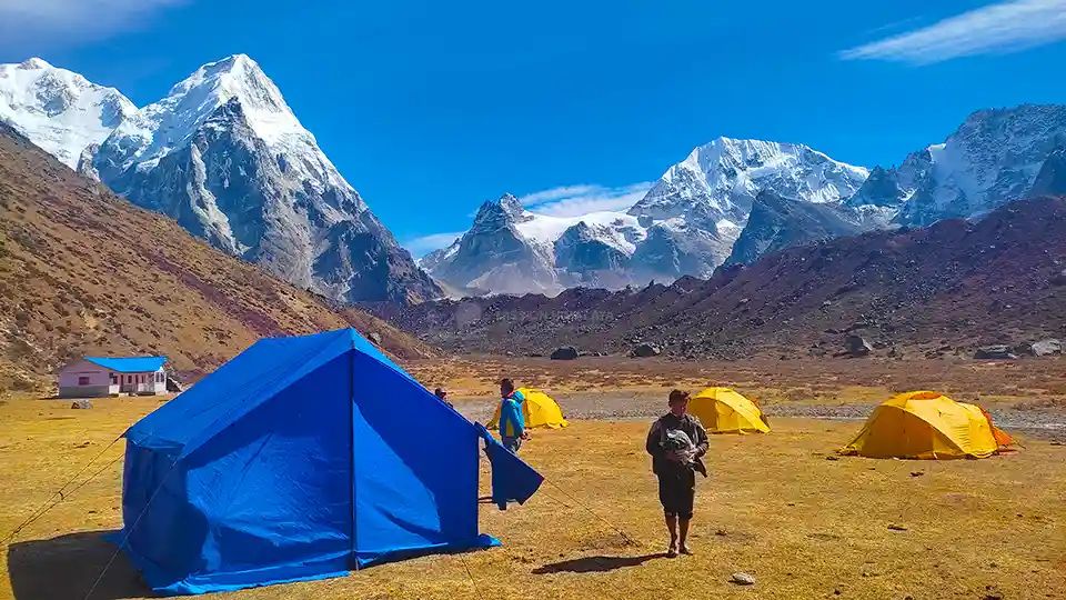 view of mountains-Reasons to do kanchenjunga Trek With a Guide