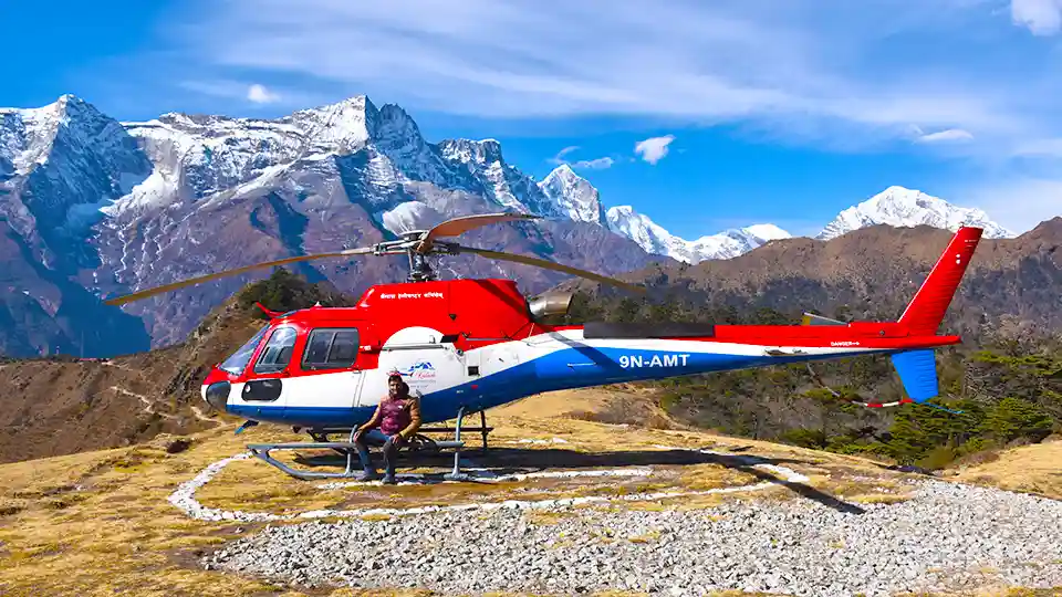 Everest Base Camp Trek in Spring 5 Helicopter in everest View Hotel-Everest Base Camp trek in spring
