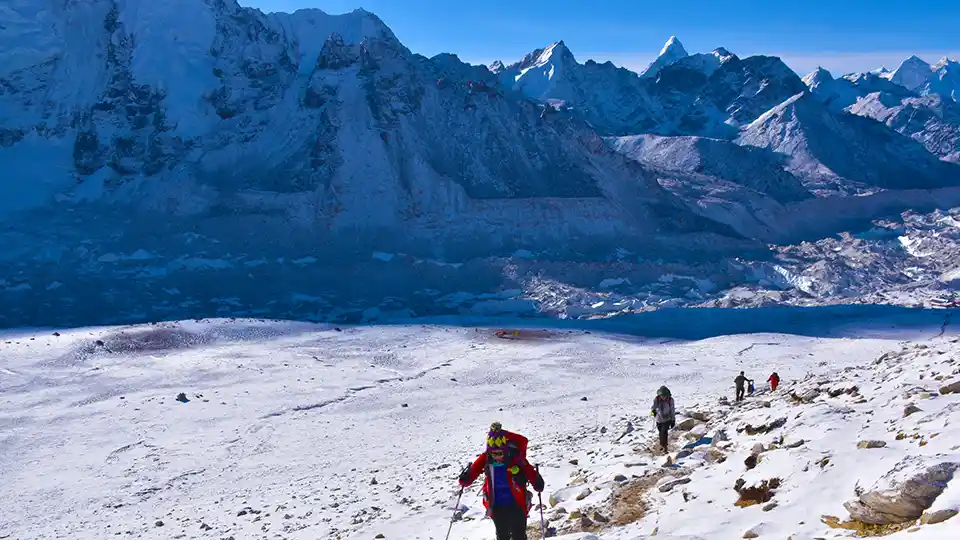 Gorakshep to Kalapatthar Hike for Sunset