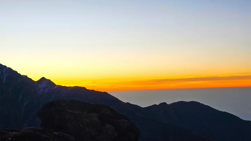 Mardi Himal Trek 5 Days 4 Sunrise From Pitam Deurali in Mardi Himal Trek 5 Days