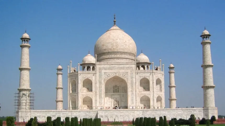 Top 10 must-visit Attractions of India