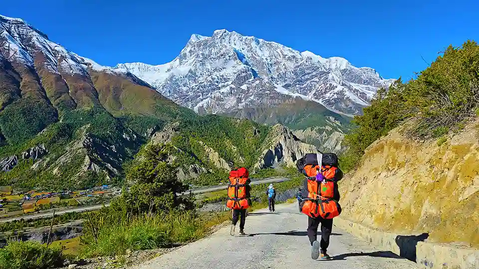 Annapurna Circuit Trek Porter Difficulty